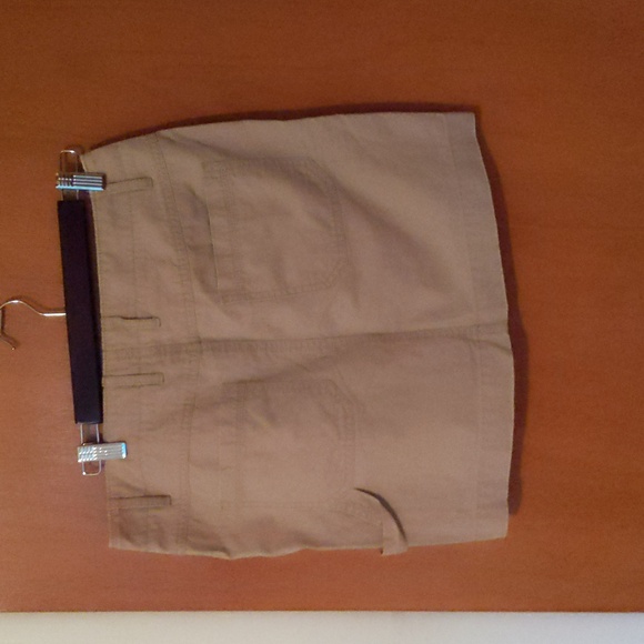 Gap mini skirt, khaki midrise - Picture 2 of 3